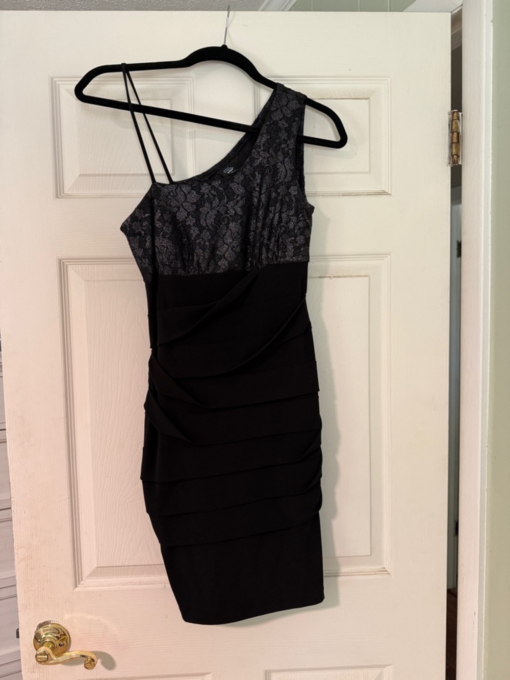 Saint Tropez West Black One-Shoulder Lace Bodice Layered Sheath